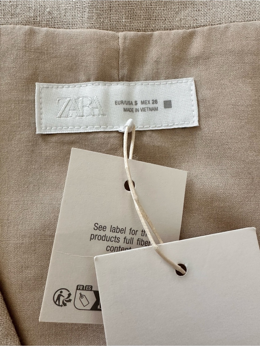 Zara Neutral Beige Vest with Contrast Buttons - Picture 6 of 7